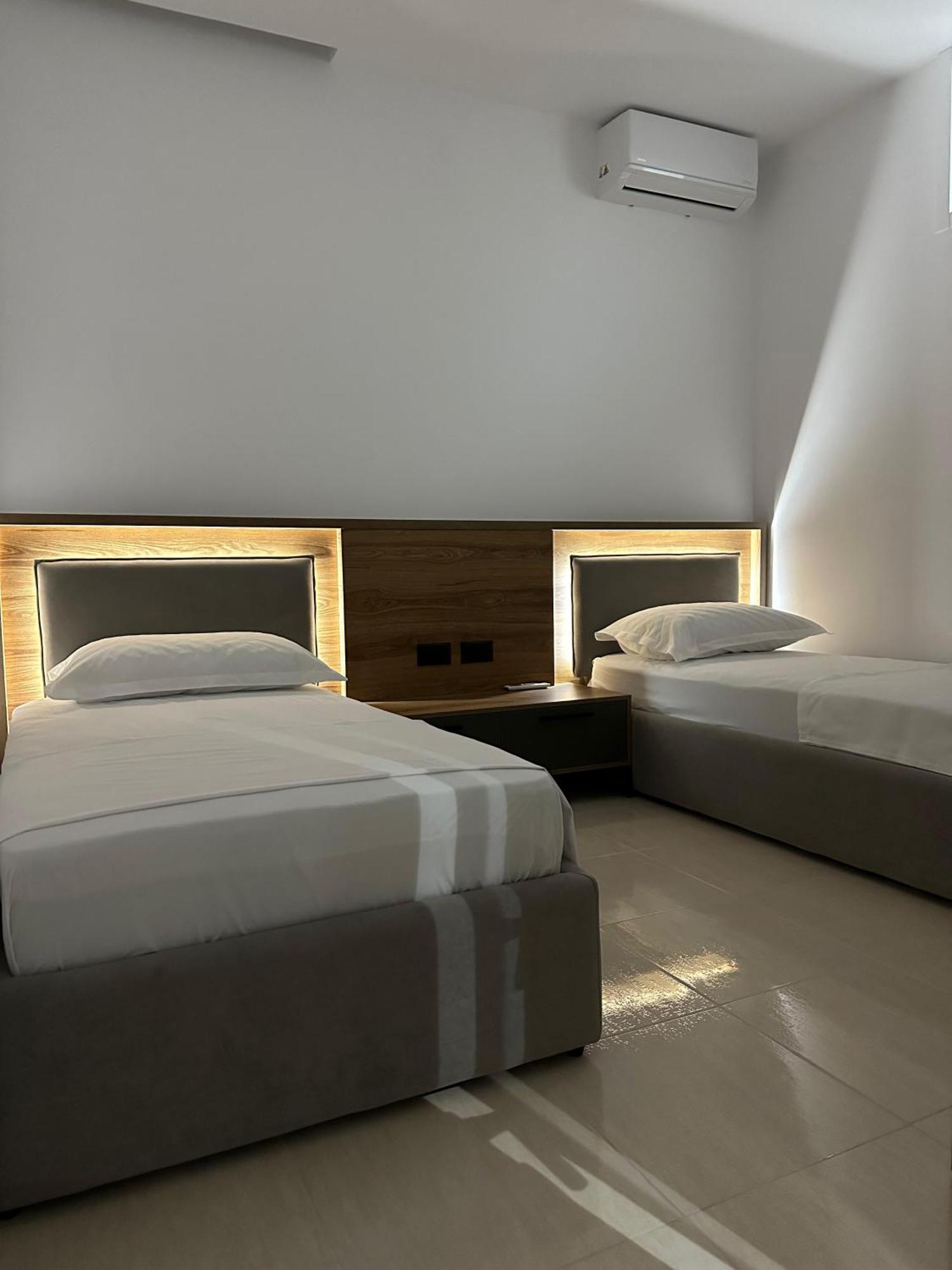 Gael Luxury Apartment ベラト エクステリア 写真